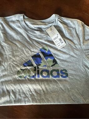 Adidas Gray Kid's Tee with Blue and Green Camo Logo
Large